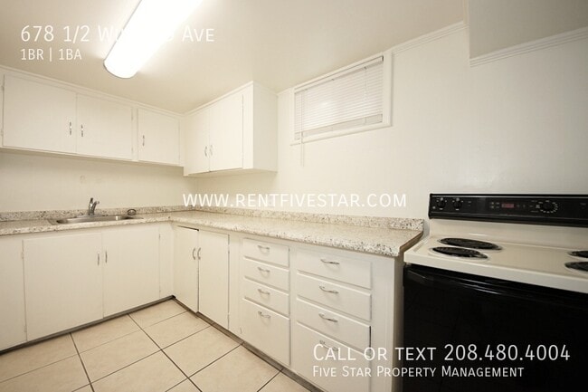 Building Photo - 678 1/2 Willard Ave-