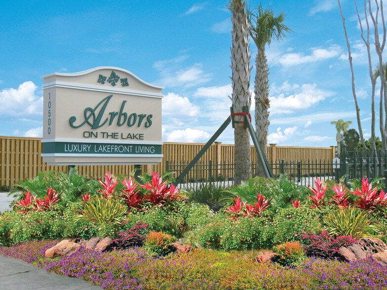 Arbors on the Lake 10500 Hayne Blvd New Orleans LA 70127 Apartment