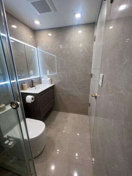 Building Photo - 416 El Prado