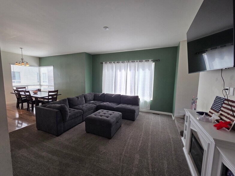 Building Photo - 5097 Laureston Way