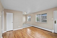 Building Photo - Beautiful One Bedroom for Rent with Free P...