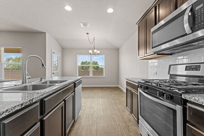 Building Photo - 109 Rochester Ln