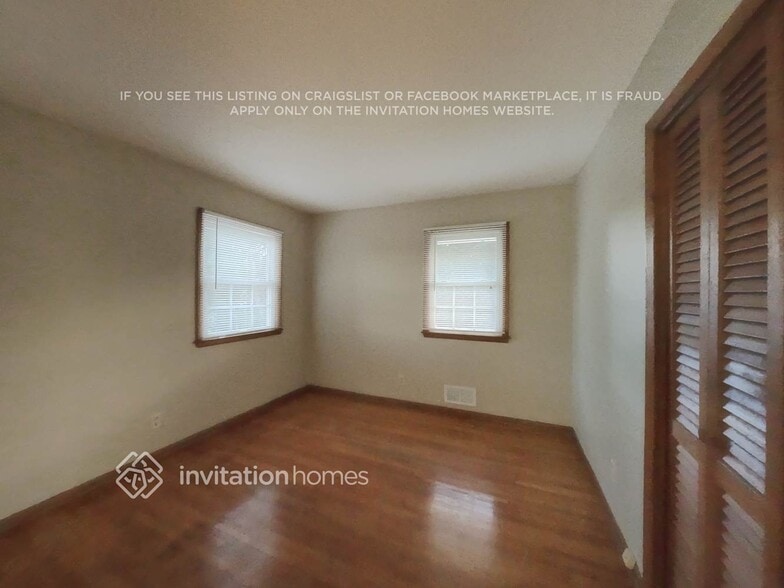 Building Photo - 2006 Texas Ave S