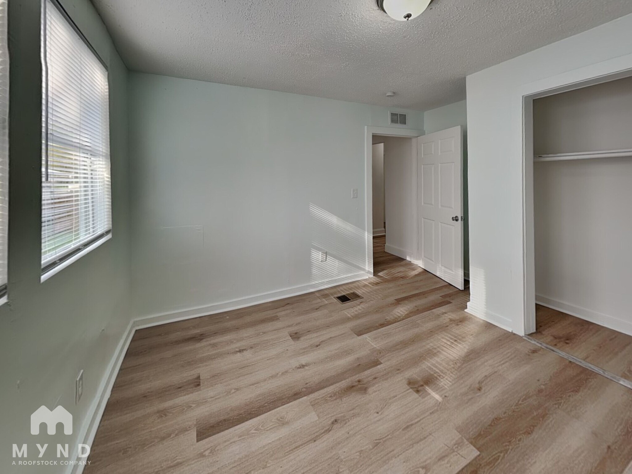 Building Photo - 2184 W 45th St