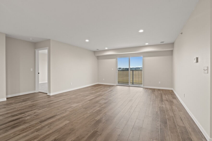 Building Photo - 7036 Crosvik Ct