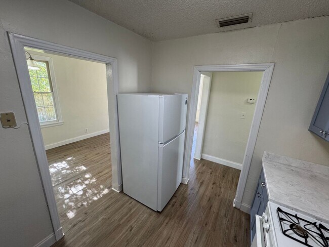 Building Photo - 2 Bedroom / 1 Bath Historic Home on Helvenston St in Live Oak