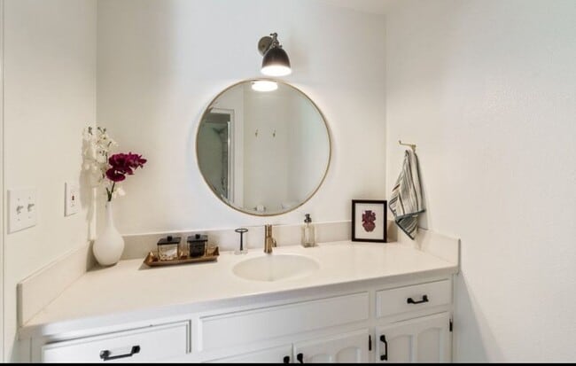 Building Photo - Beautiful Property Located in Albany is Av...