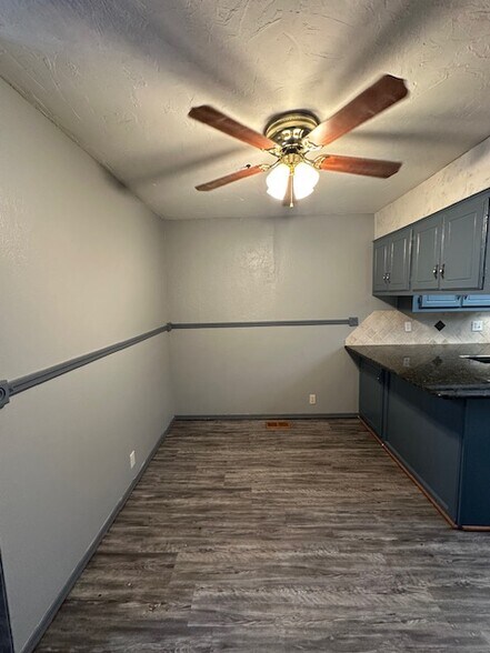 Building Photo - 4623 Hemlock Ln