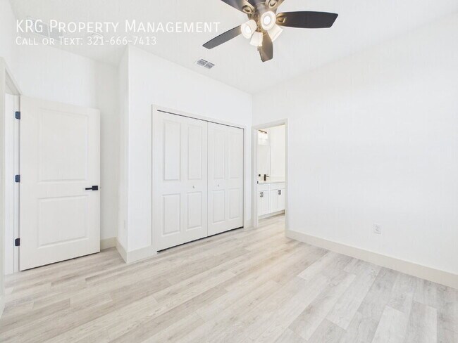 Building Photo - 16985 SW 40th Cir