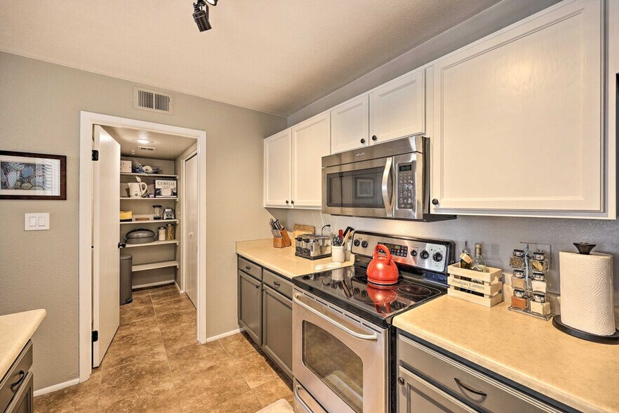 Building Photo - 11333 N 92nd St