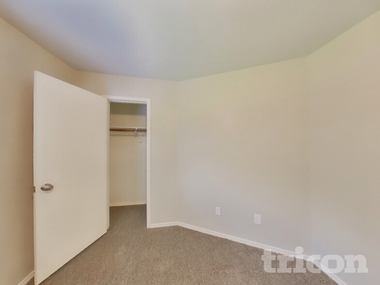Building Photo - 708 Wedgegate Dr