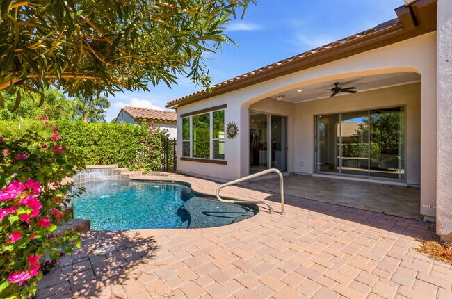 Building Photo - Encanterra Golf Community