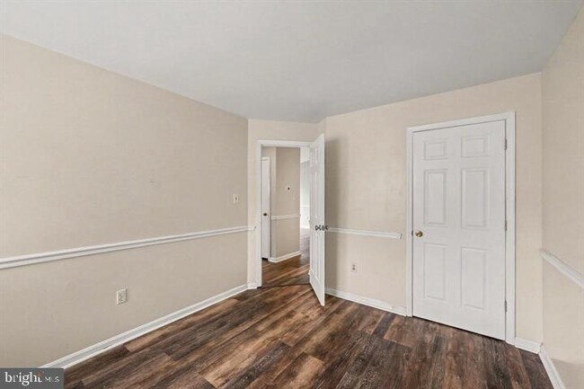 Building Photo - 8619 Beekman Pl
