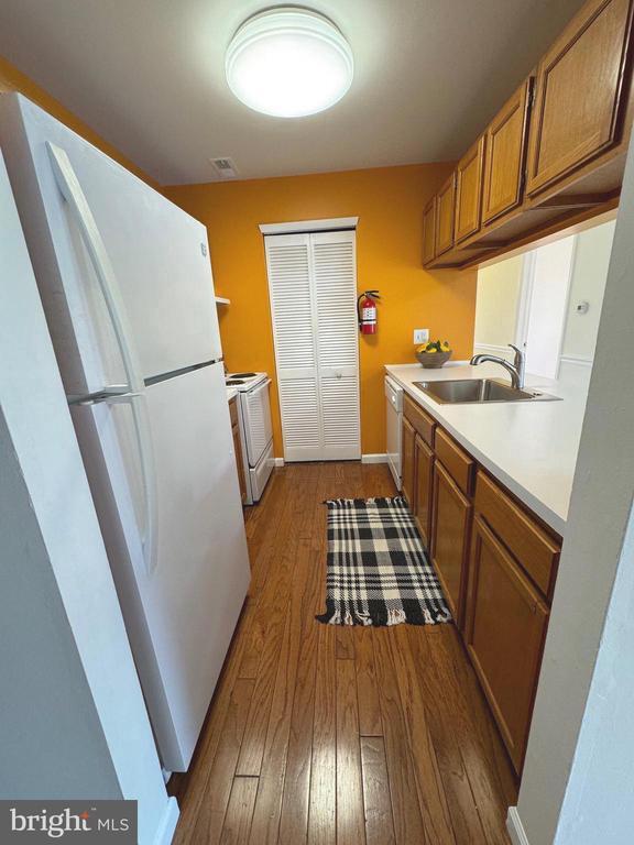 Building Photo - 1502 The Woods