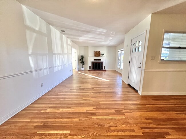 Building Photo - 6165 Blain Pl