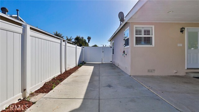 Building Photo - 519 N Buttonwood St