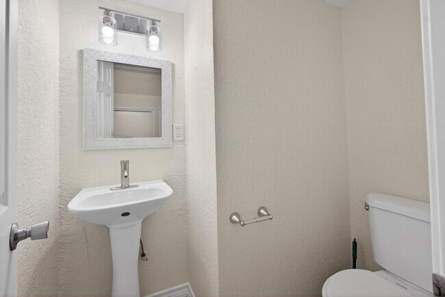 Building Photo - 1221 Cedar Post Ln