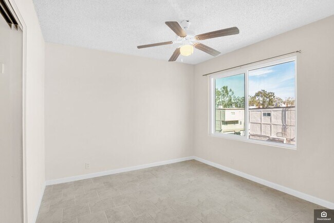 Building Photo - 18411 Hatteras St