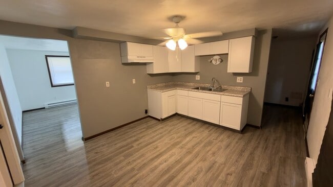Building Photo - 1028 Debolt Ave