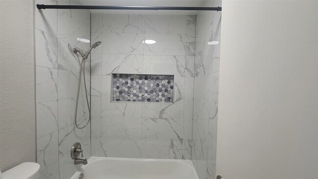 Building Photo - 22131 Pearl Lake Dr