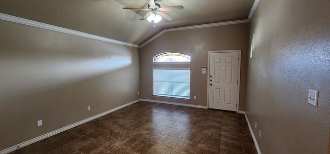 Building Photo - 2 bedroom 2 bath close to Clear Creek 8/12 move in date