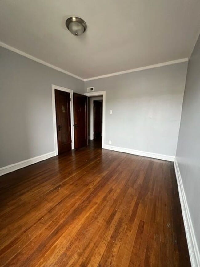 Building Photo - 8038 S Maryland Ave