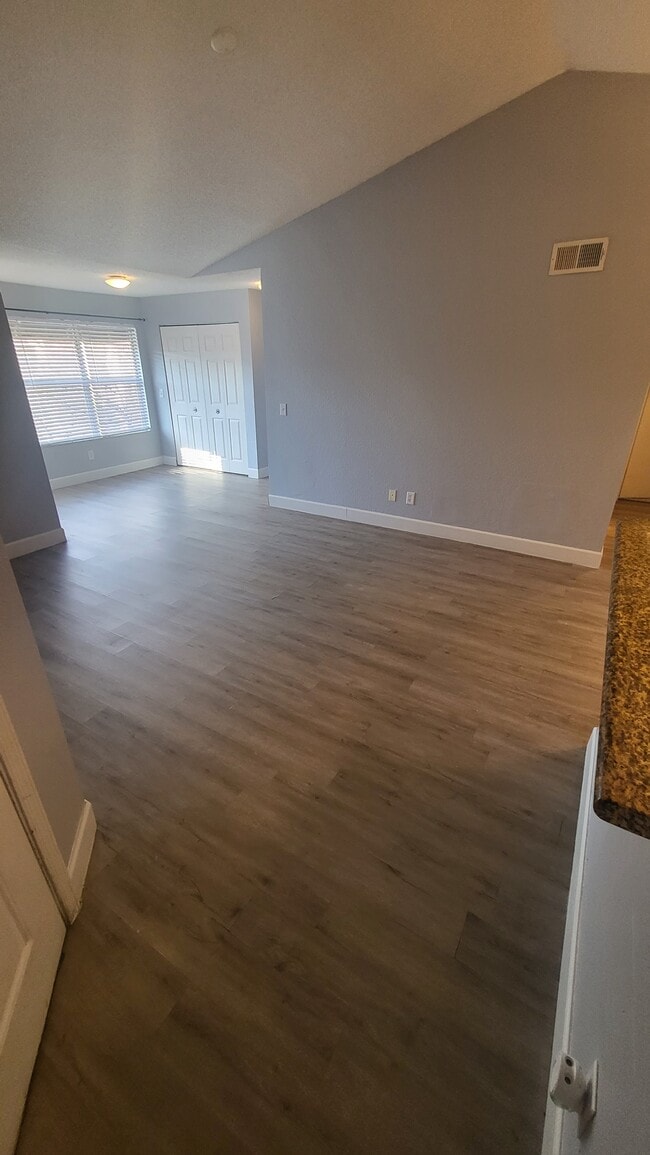 Building Photo - 5140 Conroy Rd