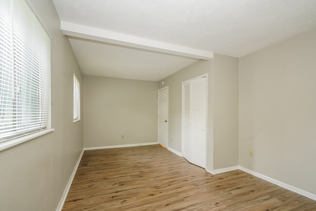 Building Photo - 44 Hyde Park Row