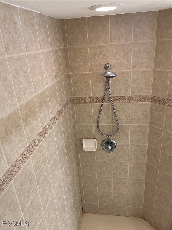 Building Photo - 9999 Chiana Cir