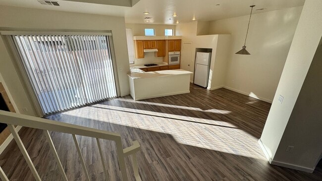 Building Photo - Clean & Comfortable Home in North Las Vegas