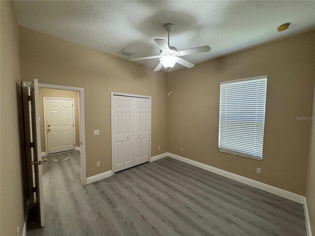 Building Photo - 5040 Walnut Ridge Dr