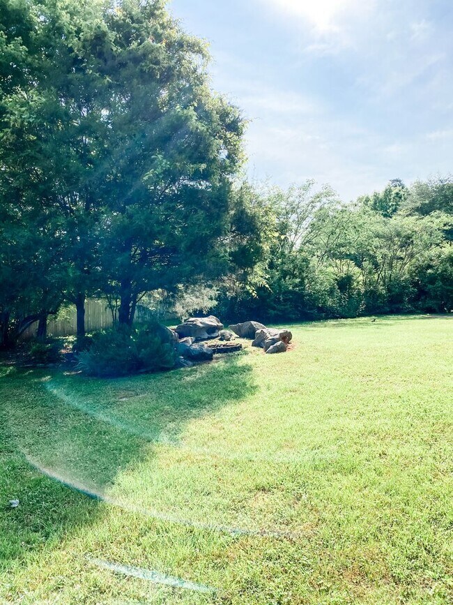Building Photo - Beautifully updated 4 Bedroom/2.5 Bath Executive Rental in Farragut!