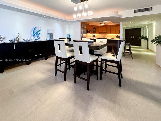 Building Photo - 8877 Collins Ave