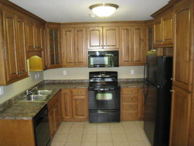 Building Photo - Great room with wood floors, Awesome maste...