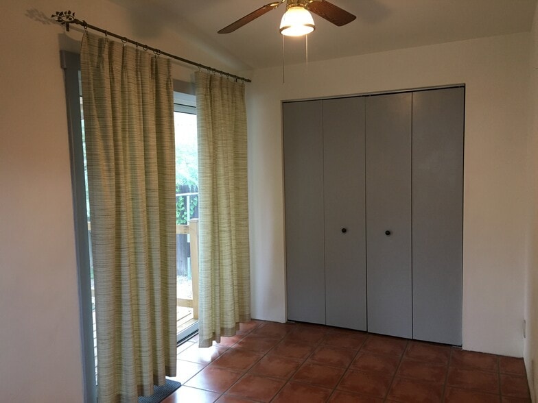 Building Photo - 734 E Drachman St