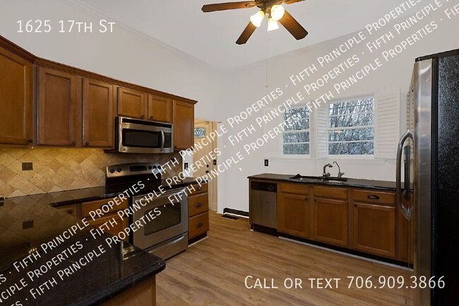 Building Photo - 1625 17th St