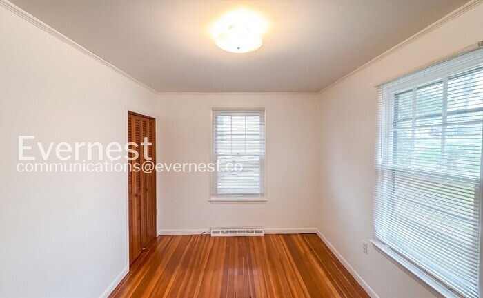 Building Photo - 1125 Highland Dr