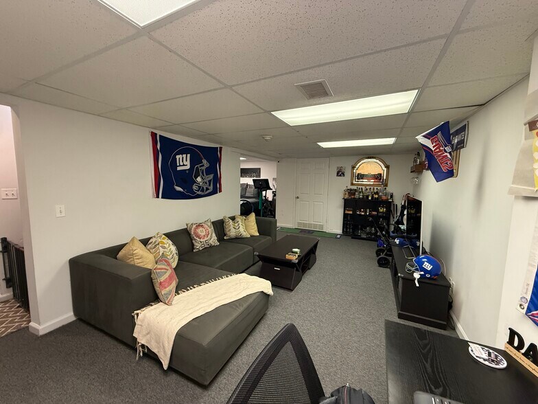 Building Photo - 334 Bowler Ct