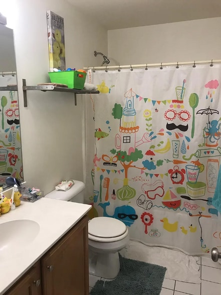 Building Photo - 576 Declaration Ln