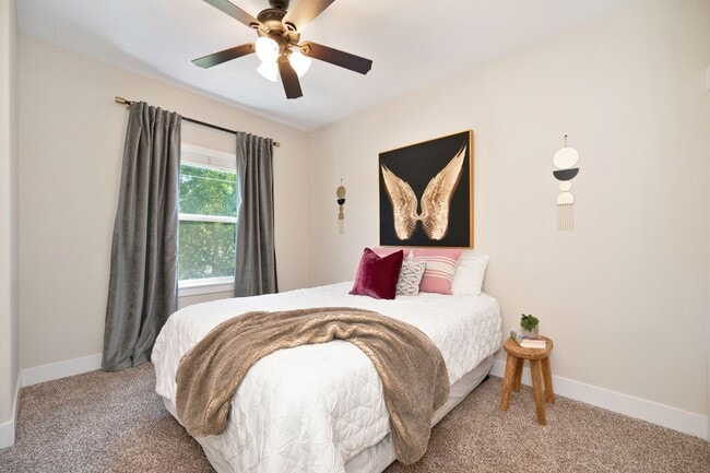 Building Photo - 3 bedroom | 2.5 bathroom | Crocker Village Brownstone