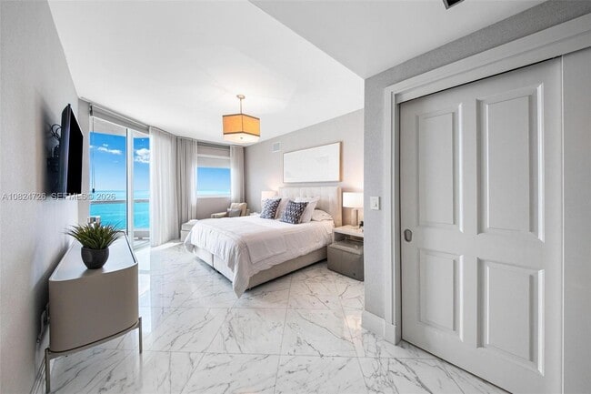 Building Photo - 17875 Collins Ave