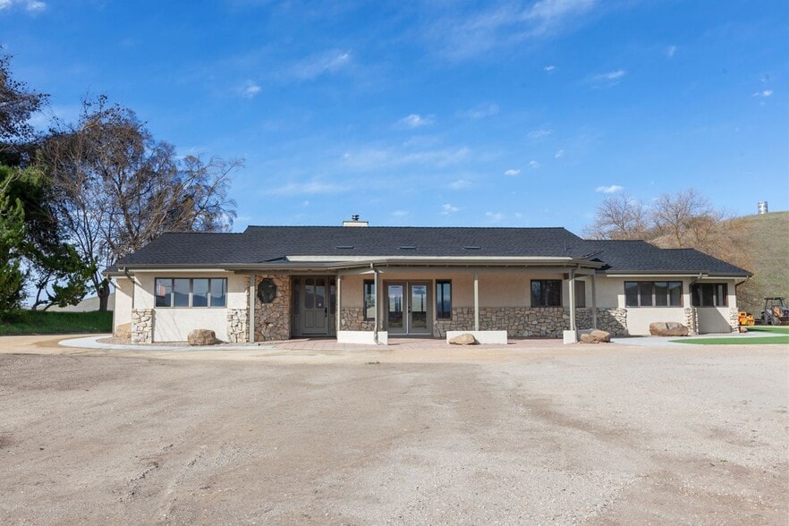 Building Photo - 8850 Rocky Canyon Rd