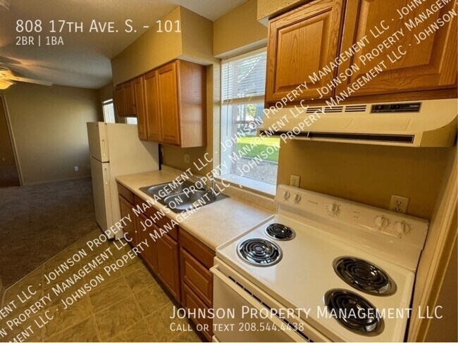 Building Photo - 808 17th Ave S