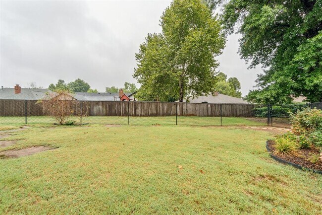 Building Photo - 11107 NW 110th St