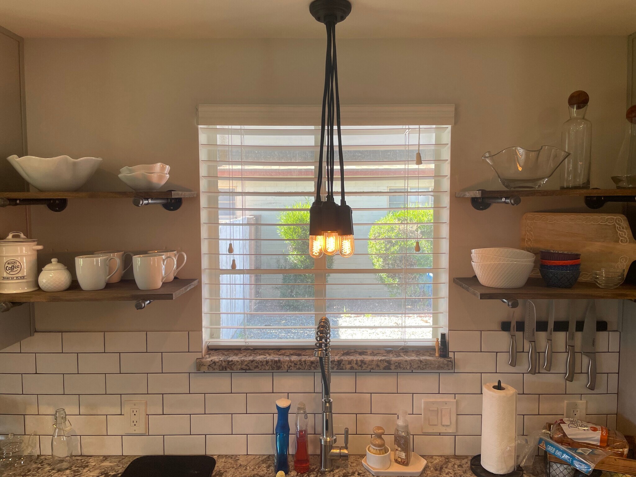 Kitchen sink - 911 E San Juan Ave