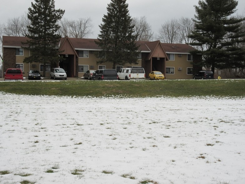 Primary Photo - Rolling Pines Apartments