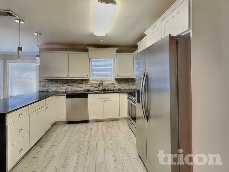 Building Photo - 1806 Dalton Way