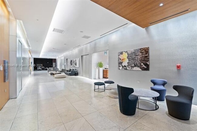 Building Photo - 88 SW 7th St