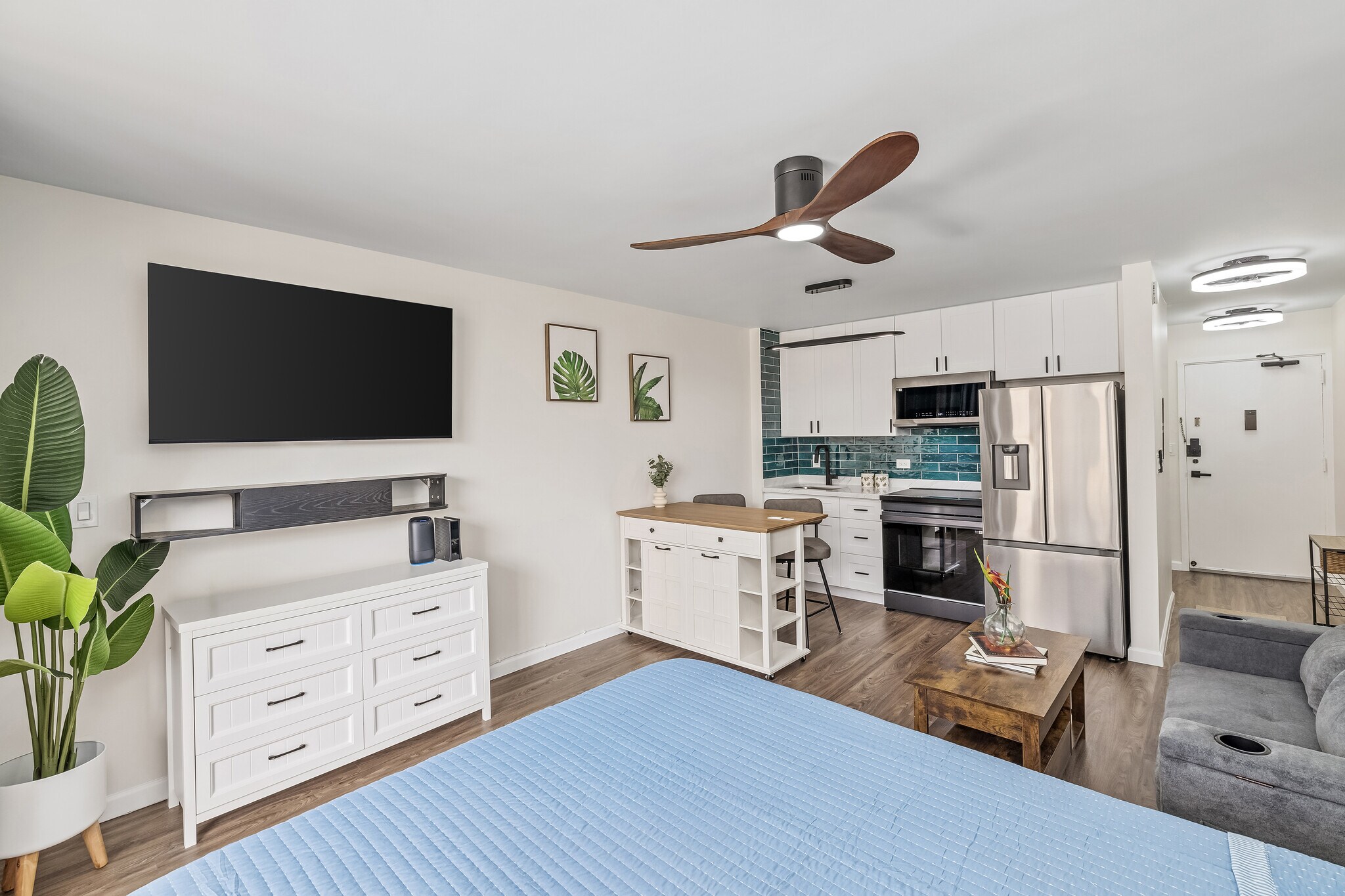 Building Photo - 2345 Ala Wai Blvd