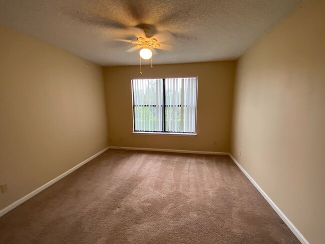 Building Photo - 13525 Eagle Ridge Dr